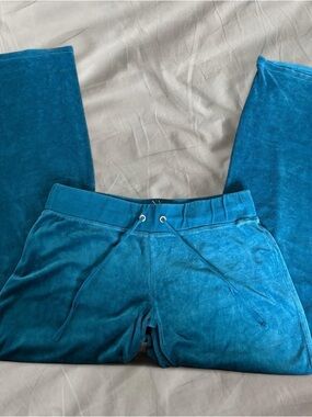 New York and company y2k Blue velvet sweatpants